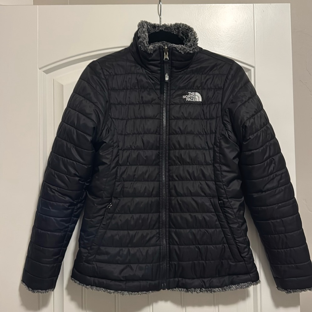 North Face Girls' Reversible Mossbud Swirl Jacket Black - size large (14/16)